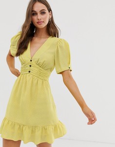 Платье с V-образным вырезом и оборкой Moon River-Желтый