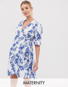 Платье с запахом спереди и цветочным принтом под фарфор Influence Maternity-Белый