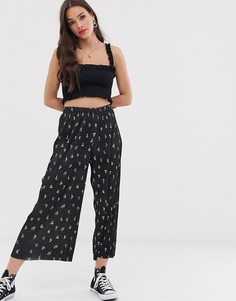 Плиссированные кюлоты с цветочным принтом ASOS DESIGN-Мульти