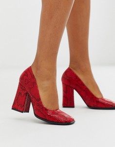 Красные туфли из искусственной змеиной кожи на блочном каблуке с квадратным носком Truffle Collection-Красный