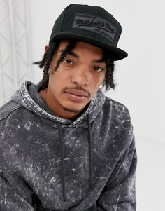 Черная бейсболка с логотипом Mitchell & Ness-Черный
