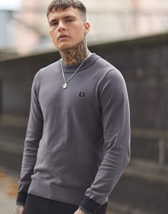 Серый джемпер с круглым вырезом из ткани с добавлением хлопка Fred Perry