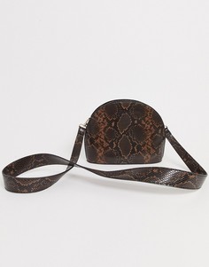 Полукруглая сумка с рисунком змеиной кожи ASOS DESIGN-Коричневый