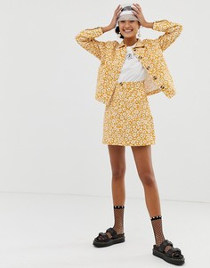 Желтая джинсовая юбка с цветочным принтом Monki-Желтый