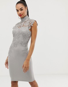 Облегающее платье с высоким воротником и ажурной отделкой Club L-Серый