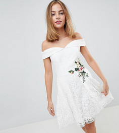 Кружевное платье мини с открытыми плечами и цветочной вышивкой Little Mistress Petite-Кремовый