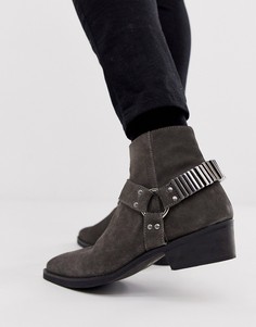 Серые замшевые ботинки челси в стиле вестерн на кубинском каблуке с отделкой ASOS DESIGN-Серый