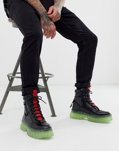 Черные походные ботинки на шнуровке с массивной зеленой подошвой ASOS DESIGN-Черный