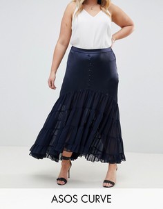 Атласная юбка макси с ярусным подолом ASOS DESIGN Curve-Темно-синий