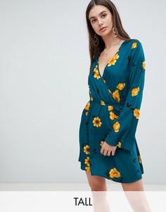 Платье с запахом, расклешенными рукавами и цветочным принтом Influence Tall-Зеленый