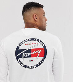 Белый лонгслив с логотипом Tommy Jeans эксклюзивно для Asos