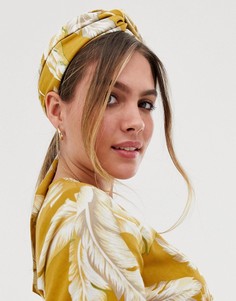 Платок на голову горчичного цвета с перекрученным дизайном и цветочным принтом ASOS DESIGN-Мульти