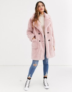 Розовое двубортное пальто из искусственного меха QED London-Розовый