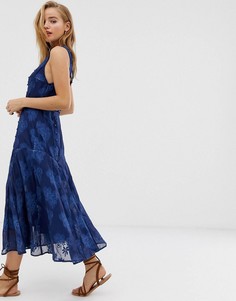 Платье миди с "чернильным" принтом пейсли и принтом пальм Stevie May-Синий