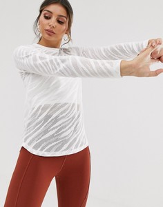Свободный полупрозрачный лонгслив с узором \"зебра\" ASOS 4505-Белый