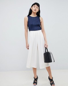 Строгие кюлоты со складками ASOS DESIGN-Кремовый