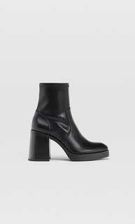 Ботильоны на высоком каблуке с эластичным голенищем Stradivarius