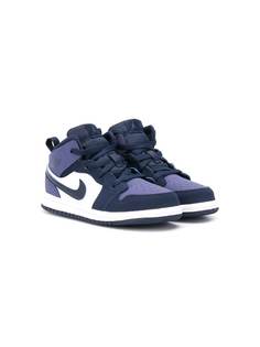 Nike Kids contrast logo sneakers