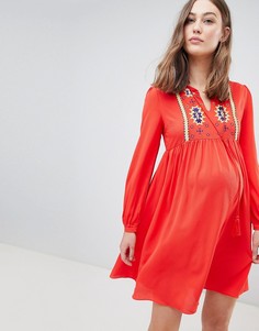 Свободное платье с вышивкой и кисточками на завязках Glamorous-Красный