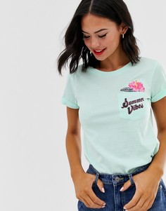 Футболка с надписью \"summer vibes\" и вышивкой на кармане Brave Soul-Зеленый