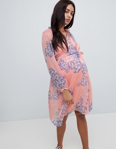 Розовое чайное платье миди с цветочным принтом Mamalicious-Мульти Mama.Licious