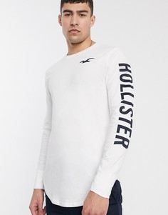 Белый лонгслив с принтом Hollister