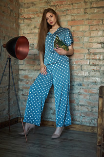 Стильный брючный костюм в пижамном стиле Victoria Filippova