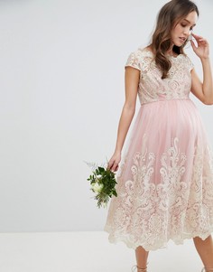 Платье миди из премиум-кружева с широким вырезом Chi Chi London Maternity-Розовый