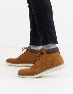 Светло-коричневые ботинки чукка из искусственной замши Burton Menswear-Светло-коричневый