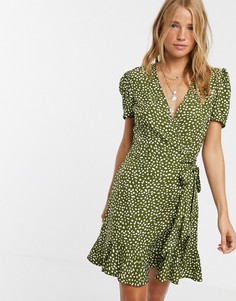 Короткое приталенное платье с запахом и далматиновым принтом Influence-Зеленый