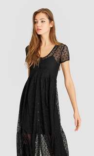 Кружевное платье миди Stradivarius