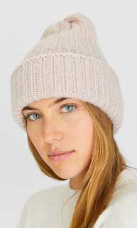 Шапка из трикотажа крупной вязки Stradivarius