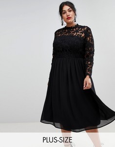 Черное приталенное платье миди с высоким воротом и кружевными рукавами Chi Chi London Plus-Черный