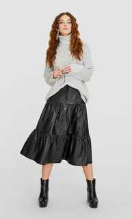 Юбка миди из искусственной кожи с разрезом Stradivarius