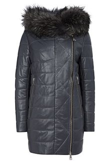 Утепленная кожаная куртка с отделкой мехом енота Снежная Королева