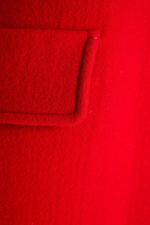 Красное пальто с контрастными деталями Miu Miu