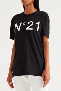 Черная футболка с белым логотипом No21
