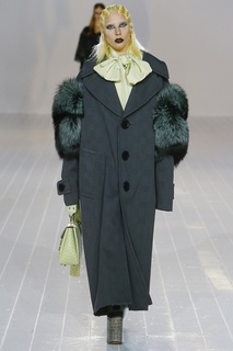 Пальто с мехом The Marc Jacobs
