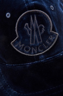 Синяя бархатистая бейсболка Moncler