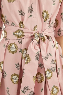 Розовое платье с принтом Alena Akhmadullina