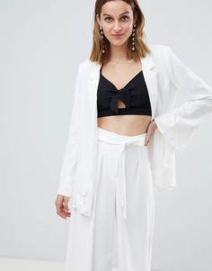 Блейзер с вышивкой и оборками на рукавах River Island Premium-Белый