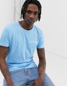 Светло-синяя приталенная футболка с логотипом на груди Calvin Klein Jeans-Синий