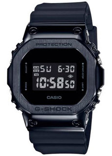 Японские наручные мужские часы Casio GM-5600B-1ER. Коллекция G-Shock