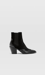 Черные ботильоны в ковбойском стиле Stradivarius