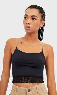 Топ с кружевной отделкой Stradivarius