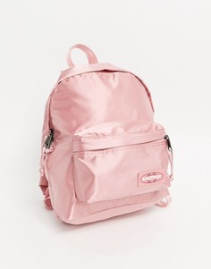 Розовый атласный рюкзак Eastpak
