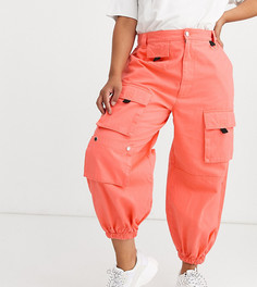 Выбеленные коралловые джинсы бойфренда с карманами в стиле милитари ASOS DESIGN Curve-Оранжевый