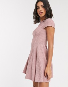 Розовое фактурное платье с расклешенной юбкой Ted Baker-Розовый