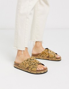 Шлепанцы со змеиным рисунком Free People-Коричневый