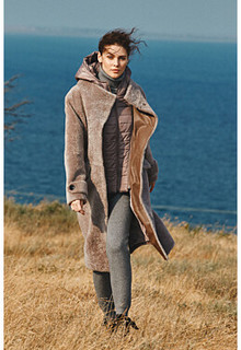 Шуба из овчины с капюшоном Virtuale Fur Collection